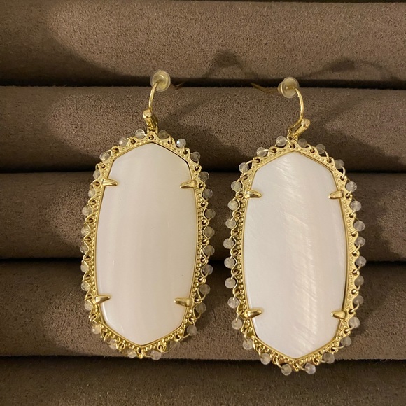 Kendra Scott Beaded Danielle Gold drop earrings in White Mussel - Picture 3 of 5